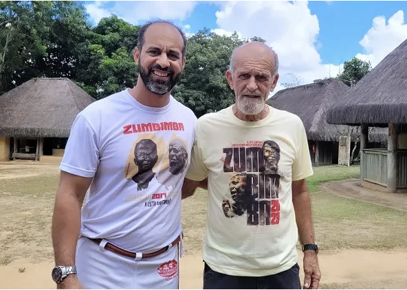 Professor Pinga-fogo com Mestre Camisa